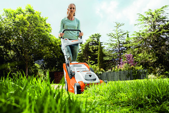 Stihl RMA 339 C PRO Cordless Lawnmower image 5