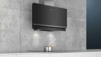 Siemens LC97FVW69B iQ700 Wall-Mounted Cooker Hood image 2