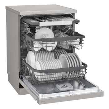 LG QuadWash™ DF355FP Freestanding Dishwasher image 4