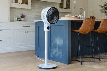 MeacoFan Sefte® 10" Pedestal Air Circulator image 1