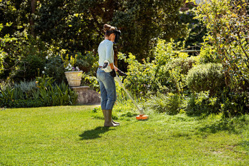 STIHL FSA 57 Battery Grass Trimmer image 2