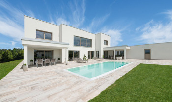 Internorm HV 450 Timber-Aluminium Window/Door with Integrated Blinds image 6