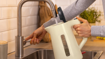 Bosch MyMoment Delight Cordless TWK1M127GB Cream Kettle image 3