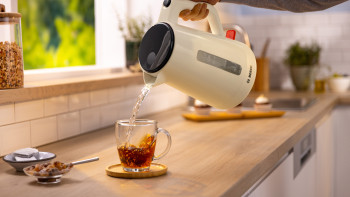 Bosch MyMoment Delight Cordless TWK1M127GB Cream Kettle image 7