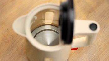 Bosch MyMoment Delight Cordless TWK1M127GB Cream Kettle image 8