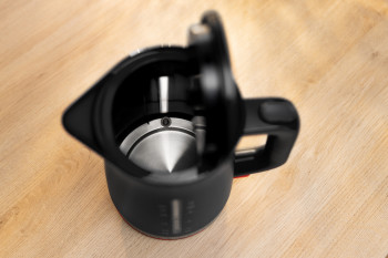 Bosch MyMoment Serene Cordless Kettle TWK4M223GB Black Kettle image 2