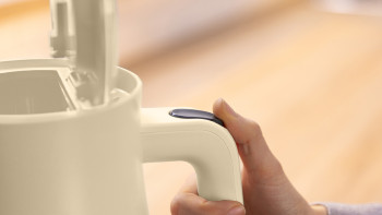 Bosch MyMoment Serene Cordless Kettle TWK4M227GB Cream Kettle image 3