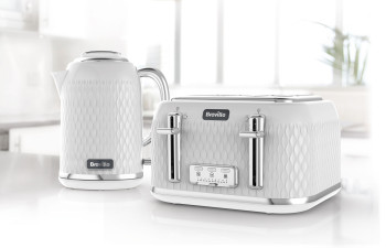 Breville Curve VKT117 Jug Kettle image 1