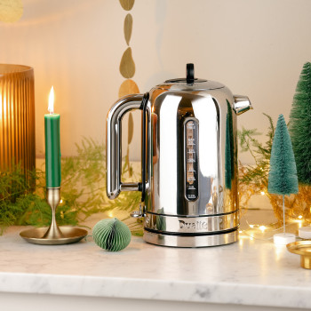 https://www.quietmark.com/images/thumbnail/uploads/Kettles/dualit/classic-kettle/classic-kettle-polished-christmas-lifestyle-1-web-square2.jpg