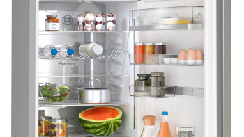 Bosch KGN39AIAT Series 6 Freestanding Fridge Freezer image 2