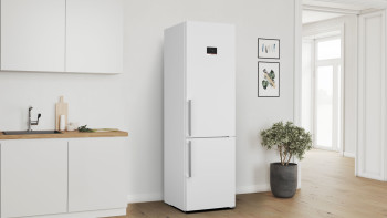 Bosch KGN39AWCTG Series 6 Freestanding Fridge-Freezer image 3