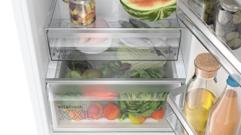 Bosch KGN39VWDTG Series 4 Freestanding Fridge-Freezer image 3