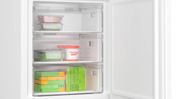 Bosch KGN497WDFG Series 4 No Frost Freestanding Fridge Freezer image 4