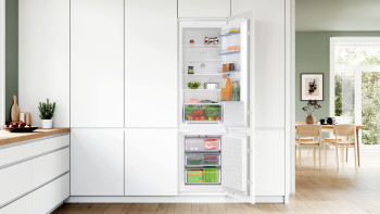 Bosch KIN96NSE0 Built-In Fridge Freezer image 1