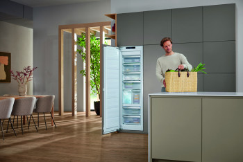 Miele FNS 7794 D L Built In Freezer image 2