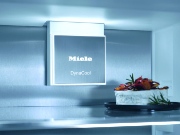 Miele KFN 7764 C Built In Fridge Freezer image 2