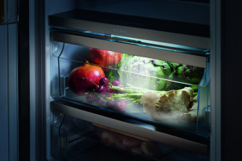 Miele KFN 7795 C Built In Fridge Freezer image 4