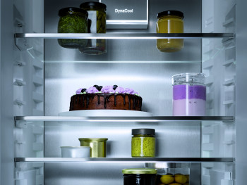 Miele KFN 7795 C Built In Fridge Freezer image 5