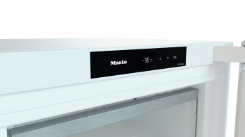 Miele FN 4322 E Freestanding Freezer image 3