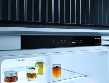 Miele KDN 7714 E Built-In Fridge Freezer image 5