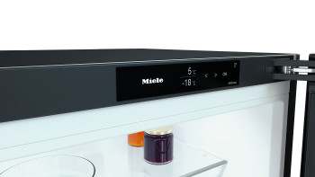 Miele KFN 4795 DD Freestanding Fridge Freezer image 8