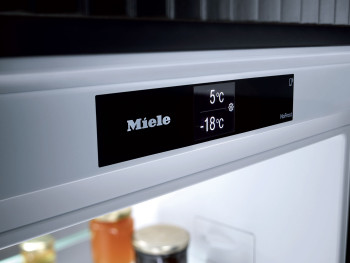 Miele KFN 7785 D Integrated Fridge Freezer image 6