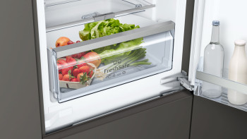 NEFF KI6863FE0G N 70 Built-in Fridge Freezer image 4