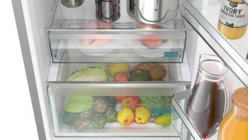 Siemens KG39N7ICTG iQ300 Freestanding Fridge Freezer image 3