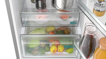 Siemens KG39NXIBF iQ300 Freestanding Fridge Freezer image 6