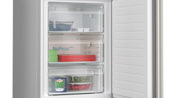 Siemens KG39NXIBF iQ300 Freestanding Fridge Freezer image 7