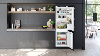 Siemens KI86VVFE0G iQ300 Built-in Fridge Freezer image 2