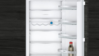 Siemens KI87VVFE0G iQ300 Built-in Fridge Freezer image 3