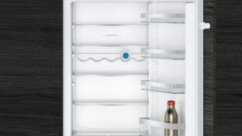 Siemens KI87VVSE0G iQ300 Built-in Fridge Freezer image 3