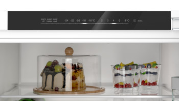 Siemens iQ300 KI96NVFD0 Built In Fridge Freezer image 4