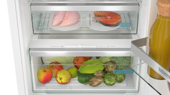 Siemens iQ300 KI96NVFD0 Built In Fridge Freezer image 2