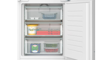 Siemens iQ300 KI96NVFD0 Built In Fridge Freezer image 1