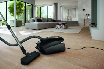Miele Guard L1 AllFloor Black Vacuum Cleaner image 4