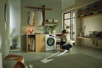 Miele WDD131 WPS GuideLine Freestanding Washing Machine image 0