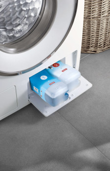 Miele WER 865 WPS PWash & TDos 9kg Washing Machine image 1