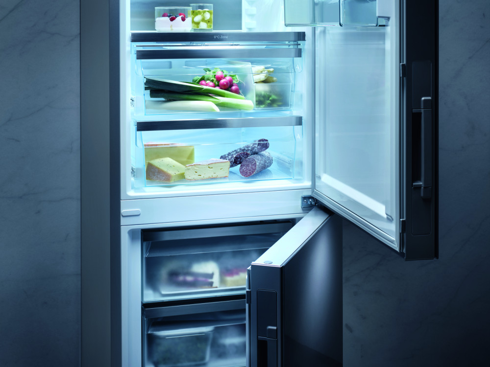 Quiet Mark Miele KFN 4898 AD Freestanding Fridge Freezer